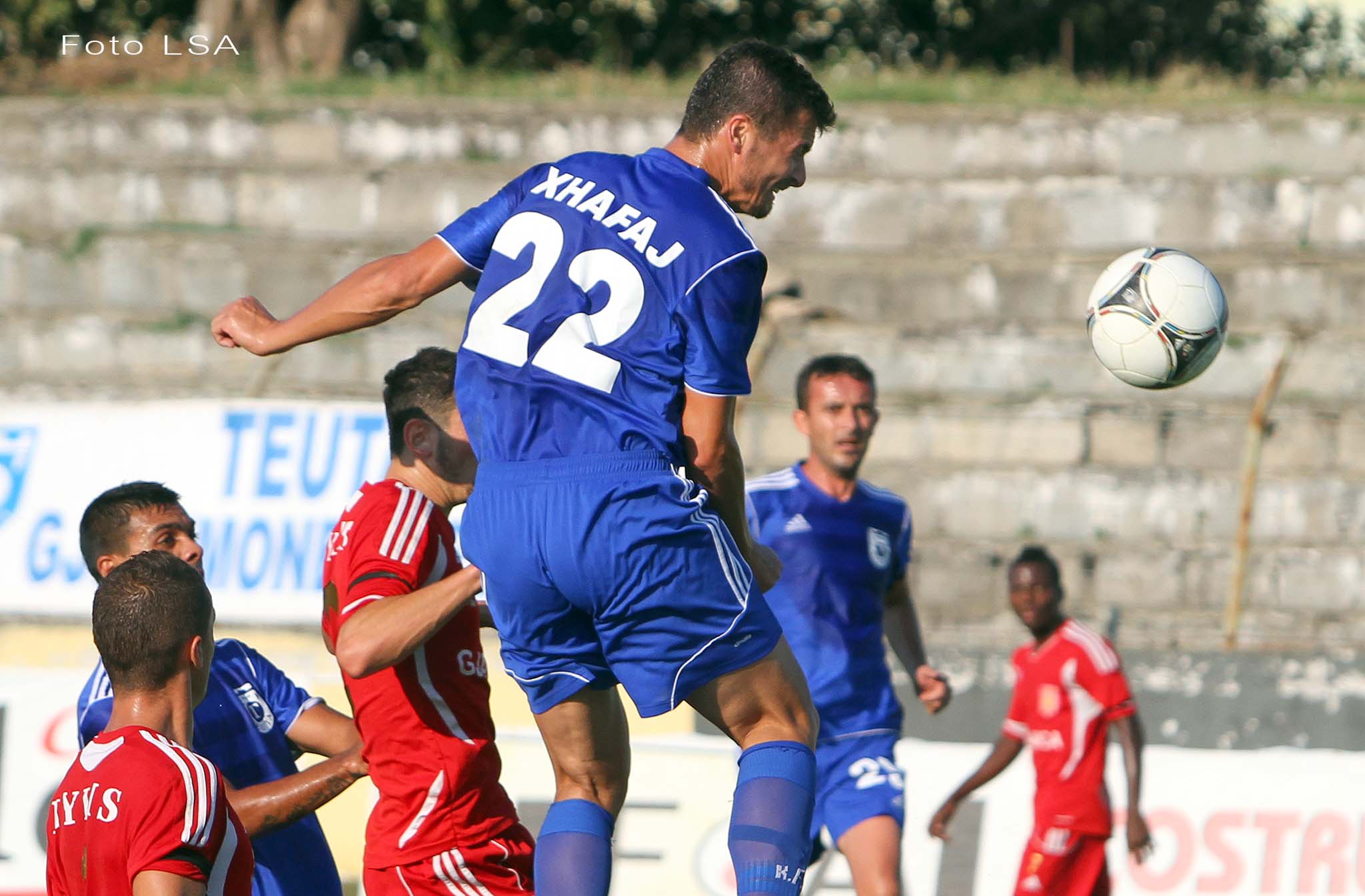 Ndeshja e futbollit, Teuta-Bylis i Ballshit, 2-1, e vlefshme per Kampionatin Kombetar, e luajtur ne stadiumin e Kavajes.