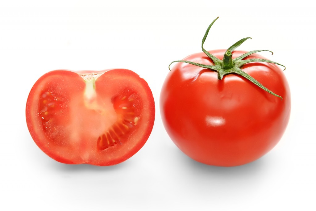 bright-red-tomato-and-cross-section02